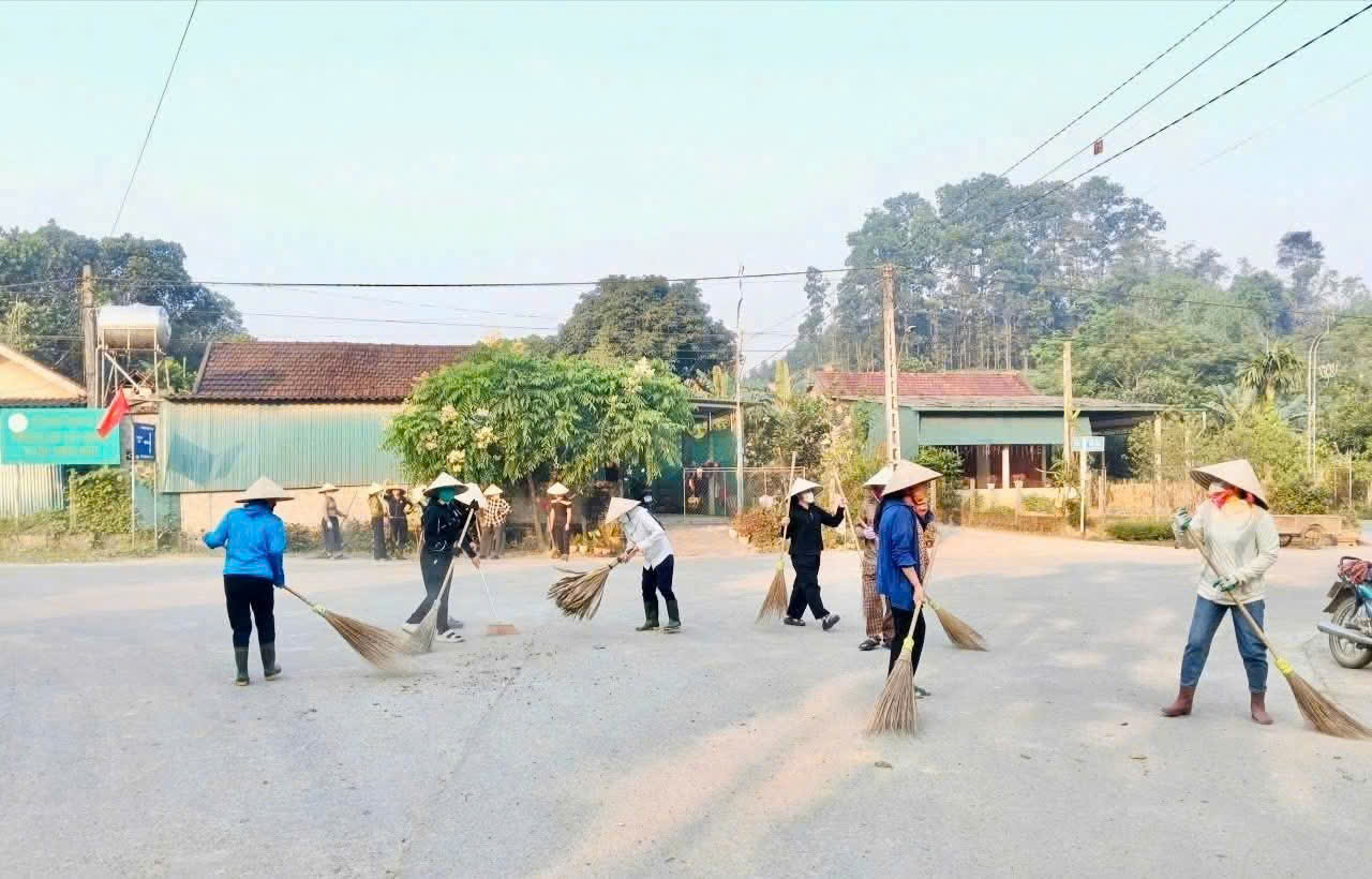 SƠN KIM 2 RỘN RÀNG "NGÀY CHỦ NHẬT XANH" CHÀO MỪNG ĐẠI LỄ 30/4 VÀ 1/5