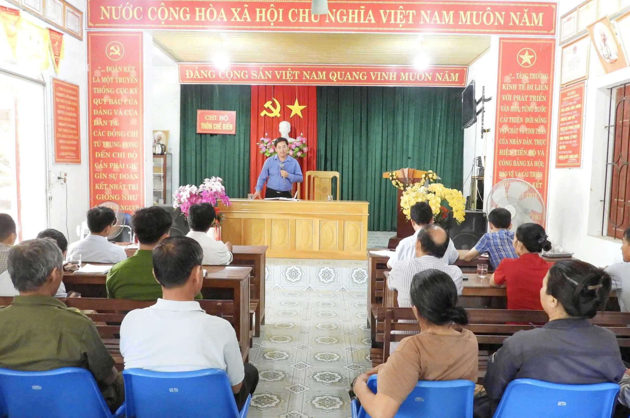 Sơn Kim 2: Tổ chức buổi làm việc triển khai công tác giải phóng mặt bằng Dự án Trụ sở làm việc Công an xã