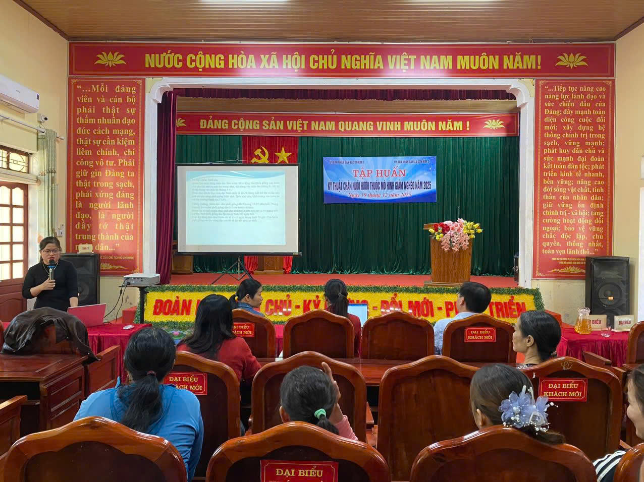 TẬP HUẤN KỶ THUẬT CHĂN NUÔI HƯƠU CHO CÁC HỘ DÂN 2 XÃ SƠN KIM 1 VÀ SƠN KIM