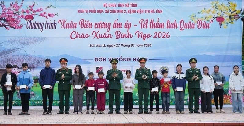 XUÂN BIÊN CƯƠNG ẤM ÁP - TẾT THẮM TÌNH QUÂN DÂN