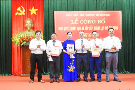 Công bố các nghị quyết, quyết định về sắp xếp thôn trên địa bàn xã sơn kim 2