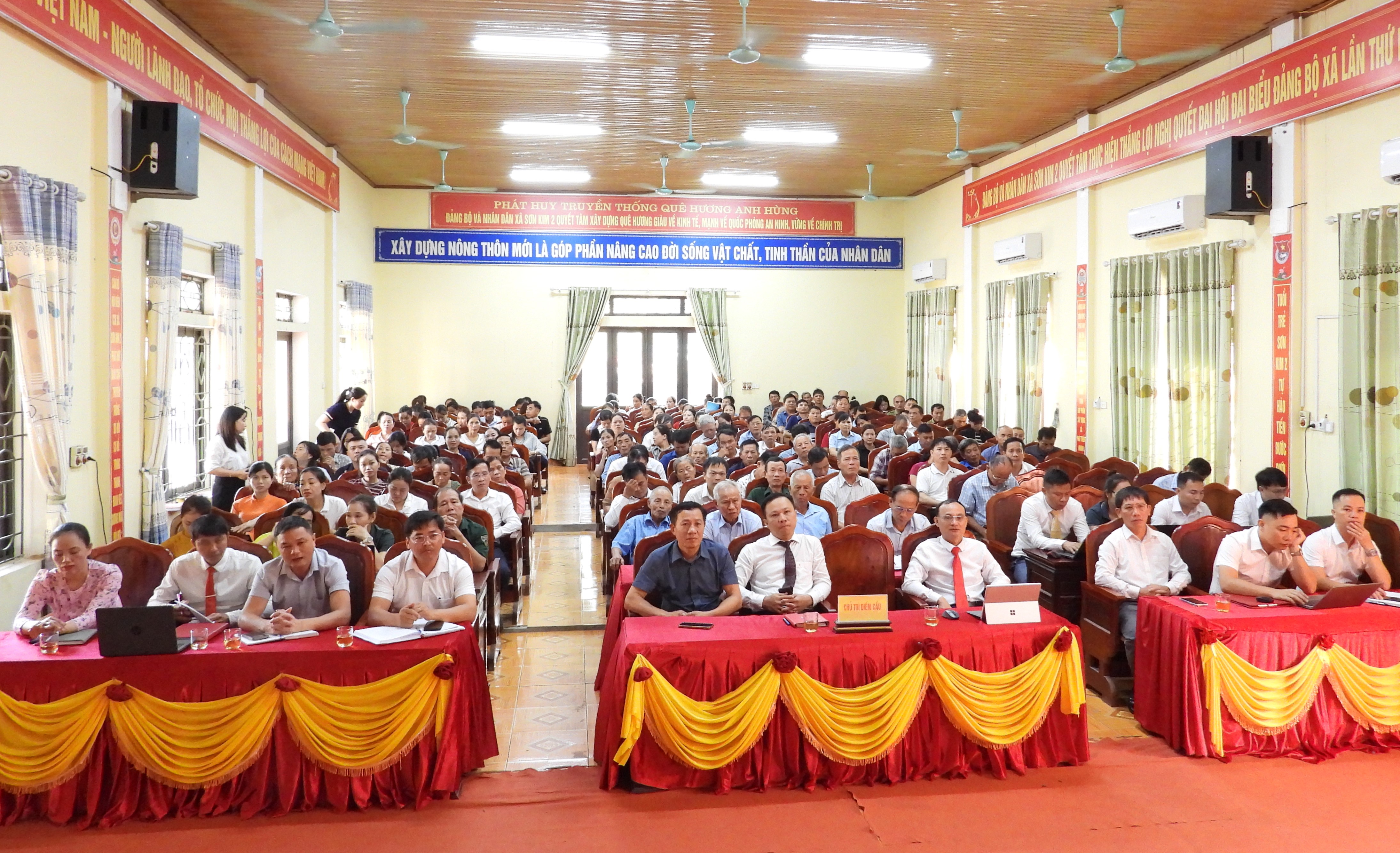  Đảng bộ xã Sơn Kim 2 tham dự Hội nghị trực tuyến toàn quốc quán triệt các Nghị quyết, Chỉ thị của Bộ Chính trị