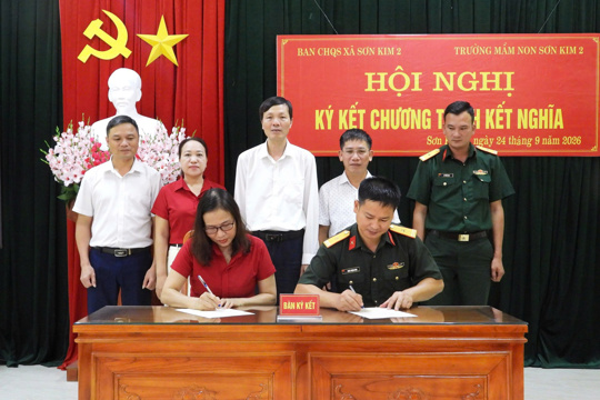 Ban Chỉ huy Quân sự xã Sơn Kim 2 và Trường Mầm non Sơn Kim 2 ký kết kết nghĩa và tổ chức hoạt động phối hợp năm học 2026 - 2027