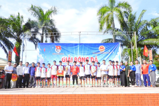 Bế mạc Giải bóng đá nam thiếu nhi xã Sơn Kim 2 năm 2026