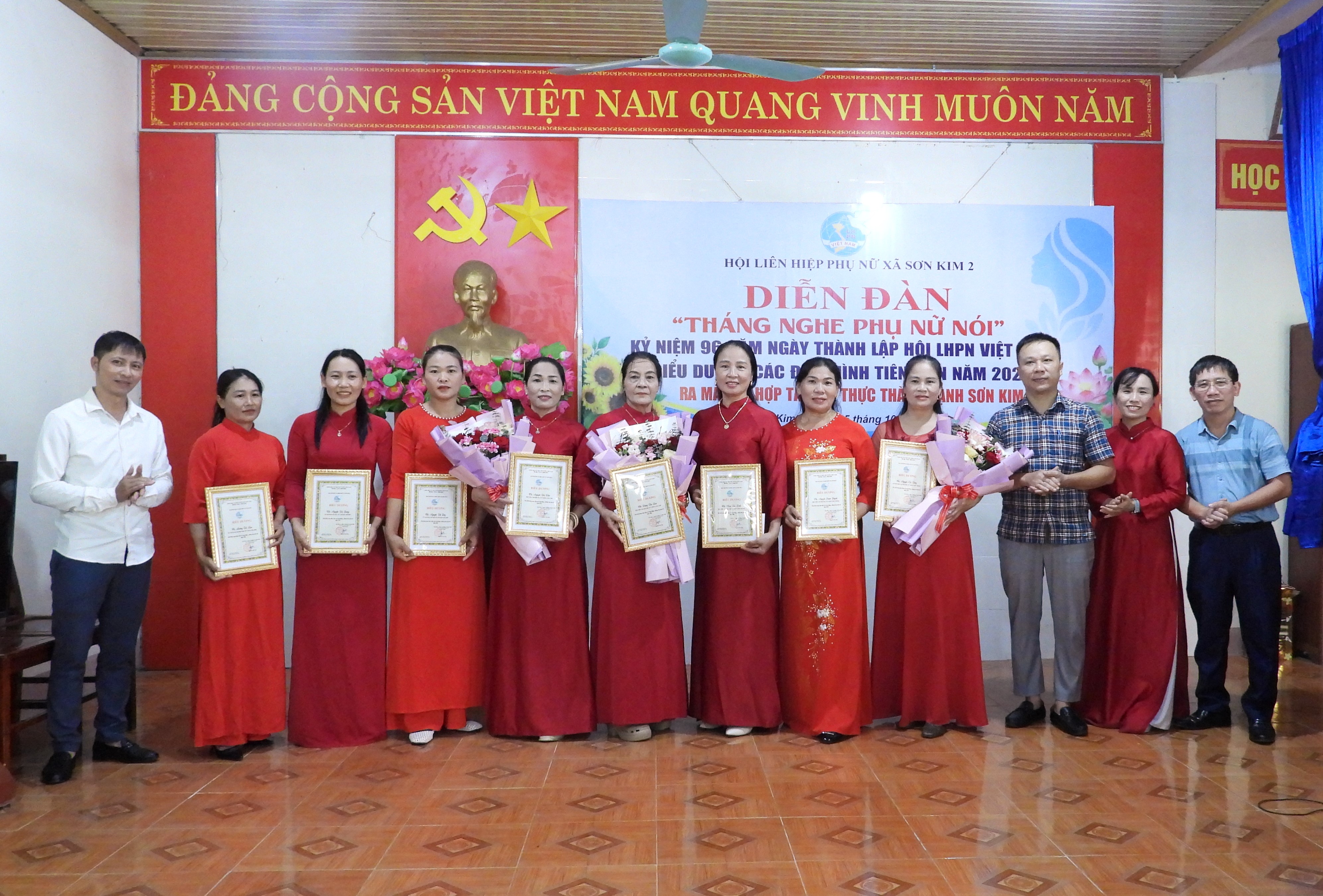 Hội LHPN xã Sơn Kim 2: Tổ chức diễn đàn “Tháng nghe phụ nữ nói” và ra mắt Tổ hợp tác ẩm thực Thành Hạnh
